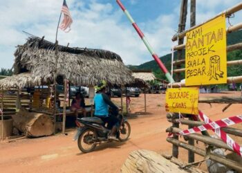 KERAJAAN negeri Kelantan harus memahami bahawa apabila kawasan Central Forest Spine (CFS)  yang dikategori sebagai Kawasan Sensitif Alam Sekitar (KSAS) dimusnahkan dan dilakukan aktiviti selain guna tanah hutan, impaknya adalah terhadap ekosistem persekitaran.