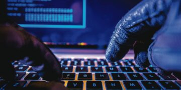 DATA peribadi rakyat Malaysia mendapat permintaan tinggi di laman web gelap digunakan untuk pelbagai jenayah. - GAMBAR HIASAN