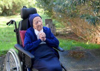 SISTER Andre meninggal dunia ketika tidur di pusat jagaan St. Catherine-Laboure. - AFP 