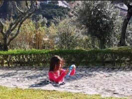 GAMBAR seorang kanak-kanak perempuan seperti  terperangkap di dalam konkrit menjadi tular dalam media sosial. - AGENSI