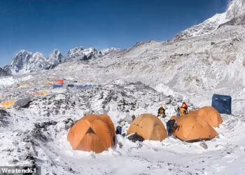 KEM Everest ketika ini terletak pada ketinggian 5,364 meter. - WESTEND61