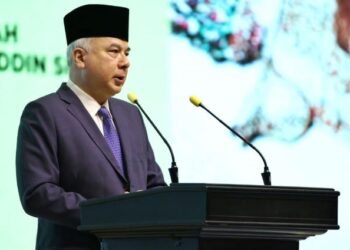 SULTAN Nazrin Muizzuddin Shah bertitah pada perasmian WCIT 2022 di Ipoh hari ini. - UTUSAN/MUHAMAD NAZREEN SYAH MUSTHAFA