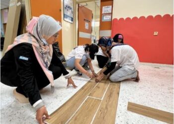 SUKARELAWAN PTP, LPJ dan Ronald McDonald bekerjasama menceriakan kawasan permainan kanak-kanak di HSA, Johor Bahru.