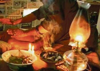 UMAT Islam diingatkan berhenti mendapatkan khidmat bomoh atau dukun kerana selain ia perbuatan syirik ia juga menyebabkan amalan solat tidak diterima selama 40 malam. – GAMBAR HIASAN