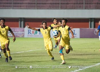 PEMAIN negara meraikan jaringan ketika menumpaskan Kemboja 3-0 dalam perlawanan pembukaan Piala AFF B-16 di Jakarta, Indonesia sebentar tadi.
