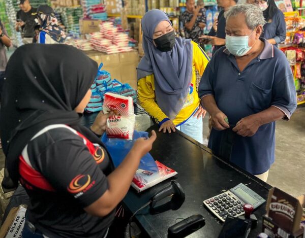 Pengguna tidak perlu panik, bekalan gula masih mencukupi di Perlis