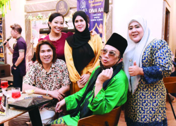 AZWAN Ali hadir dalam majlis uji rasa Ahlan Ramadan Buffet bersama Diva AA di Mari’s Buffet Cafe di Kuantan, Pahang.