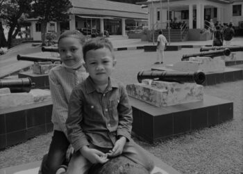 NUR Syaza Alfisya Muhammad Faizan dan Muhammad Al Qayyum Muhammad Faizan yang  maut dalam kebakaran di rumah mereka di Jalan Dewan Simpang Tiga Kampung Tanggut, Gombak, Selangor, hari ini.- IHSAN KELUARGA