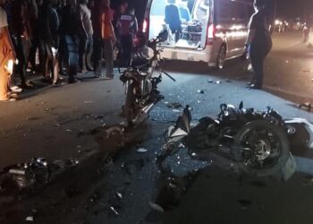 KEADAAN motosikal kedua-dua mangsa yang maut dalam kemalangan di Kampung Dalam Wang, Jalan Batu 42 - Tanjung Pari, Baling, Kedah.