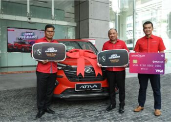 PELANGGAN kad debit dan krebit Bank Islam berpeluang memenangi pelbagai hadiah menarik melalui kempen 'LUCKY FIVE-BULOUS.'