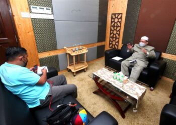 MOHD. Amar Nik Abdullah ditemu bual wartawan Utusan Malaysia, Yatimin Abdullah, baru-baru ini.