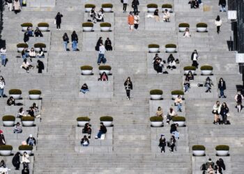 PELAJAR di sebuah kampus universiti di Seoul. - AGENSI  