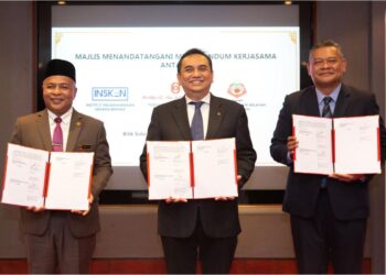 MAJLIS Menandatangani Perjanjian Kerjasama melaksanakan Program Pemangkin Usahawan Asnaf
(PEMANGKIN) antara INSKEN, PIBB dan MAIWP.