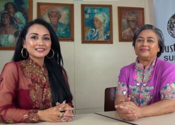 KETUA Pegawai Eksekutif Mustika Ratu di Suriname, Sylvani Kasanpawiro (kiri) dan Netty Astokarijo (kanan) dalam wawancara tentang Putri Jawa Suriname.- AGENSI