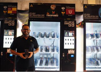 KALITHASAN Sothinathan pada majlis pelancaran mesin layan diri NFT ATLAS Vending, baru-baru ini.