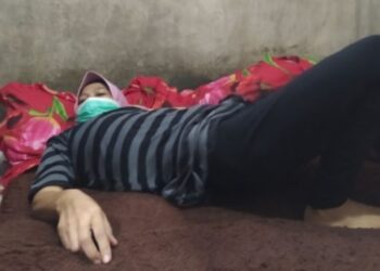 CUCU tidak boleh tidur malam sejak tujuh tahun lalu.-TRIBUN