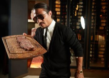 SALT Bae memuat naik bil pelanggannya yang mencecah lebih setengah juta dirham di laman Instagramnya hingga mengundang kritikan warganet.-AGENSI
