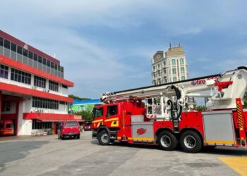 JBPM Melaka menyediakan sebanyak 10 pasukan pemantau melaksanakan pemantauan dua kali sehari di 124 lokasi berpotensi banjir seluruh Melaka. - UTUSAN/DIYANATUL ATIQAH ZAKARYA