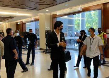 SYED SADDIQ tiba ke Kompleks Mahkamah Kuala Lumpur, Jalan Duta pada Khamis. -UTUSAN/JUANI MUNIR