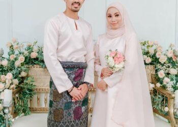 ABDUL LATIF ROMLY memuat naik gambar majlis pertunangannya bersama gadis yang dikenali sejak di bangku sekolah, dalam satu majlis di Kangar, Perlis, semalam.- FB Latif_Romly_official