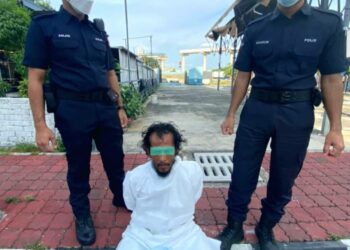 SEORANG lelaki gelandangan ditahan polis selepas disyaki memukul seorang wanita pada Selasa lalu dekat Center Point Klang di Klang, Selangor.