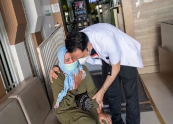 KLINIK Harapan Sehat mengilhamkan inisiatif unik membantu pesakit kurang berkemampuan disamping memulihara alam sekitar daripada pencemaran plastik.-AGENSI