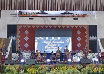 Pasukan Caklempong SM Sains Alam Shah, Cheras (ASiS) yang muncul juara keseluruhan dalam Pertandingan Muzik Caklempong Sekolah Berasrama Penuh (SBP) Kebangsaan 2023 di Kubang Pasu, Kedah, semalam.