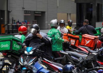 PENGARUH ekonomi gig terhadap remaja menjadi cabaran terbesar kepada kerajaan memandangkan anak-anak muda lebih berminat bekerja tanpa memikirkan kesan dalam jangka masa panjang. - GAMBAR HIASAN