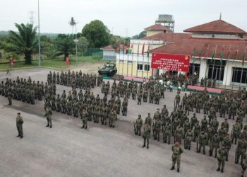 SERAMAI 37 pegawai dan 254 anggota LLP terlibat menjayakan Perbarisan Sambutan Hari Ulang Tahun Askar Wataniah ke-65 di Rejimen 505 Askar Wataniah, Kem Force 136 di Pekan, Pahang.