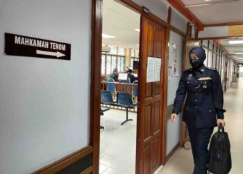 SAKSI pendakwaan, Latifah Abdul Aziz hadiri perbicaraan di Mahkamah Majistret Tenom hari ini