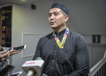 AARON AZIZ ketika ditemui di TH Hotel Kelana Jaya di sini, baru-baru ini.-UTUSAN/FAIZ ALIFF AHMAD ZUBIR