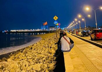 KAWASAN pantai Seberang Takir adalah  antara lokasi yang akan dibangunkan dalam pelan induk rekreasi pesisir air dinamakan Lambaian Bayu di Kuala Nerus, Terengganu.