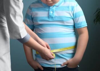 ANAK yang montel berisiko kekal berisi dan obesiti hingga dewasa. - GAMBAR HIASAN