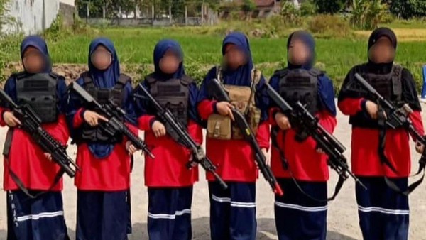 Tular pelajar perempuan pegang ‘airsoft gun’ di sekolah