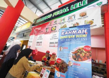 SET hidangan Perdana Menteri dan Timbalan Perdana Menteri pada menu Rahmah di Medan Selera Sports Arena, Cyberjaya. – UTUSAN/FAISOL MUSTAFA
