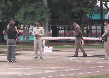 POLIS berada di tempat kejadian di sekolah terletak di wilayah Chaiyaphum, Thailand. - AGENSI 