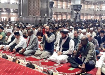 HAFIZ Zia Ahmad memuat naik gambar di laman Twitter memaklumkan kehadiran diplomat tertinggi kerajaan Afghanistan di Jakarta awal bulan ini.-AGENSI