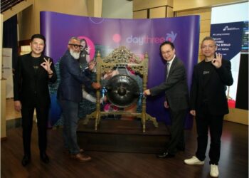 PENYENARAIAN Daythree Digital di Bursa Malaysia.