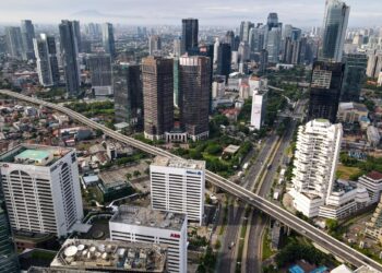 PERTUMBUHAN ekonomi Indonesia mencecah lebih lima peratus, sekali gus menjadi antara yang terbaik dalam kalangan negara G20. - AFP