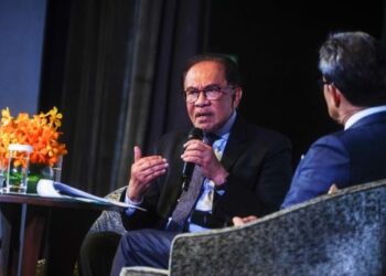 "PROSES penggubalan undang-undang itu buat masa kini di peringkat deraf." - Anwar Ibrahim