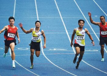 MUHAMMAD Haiqal Hanafi (dua, kanan) terpaksa melupakan Kejohanan Asia akibat kecederaan.