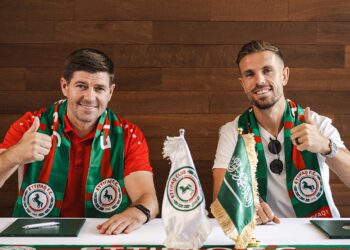 JORDAN Henderson menyertai Steven Gerrard (kiri) beraksi buat kelab Arab Saudi, Al-Ettifaq dengan kontrak tiga tahun.