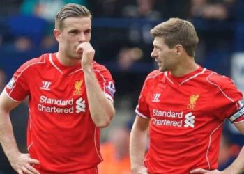 JORDAN Henderson (kiri) mahu bergabung dengan legenda Liverpool, Steven Gerrard yang kini menjadi pengurus Al Ettifaq.