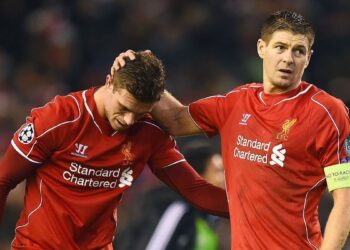 JORDAN Henderson (kiri) menolak tawaran Steven Gerrard untuk menyertainya di kelab Liga Pro Arab, Al-Ettifaq.