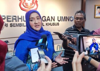 BIBI Sharliza Mohd. Khalid ketika ditemui di Wisma UMNO Negeri Sembilan di Seremban hari ini.-UTUSAN/MOHD. SHAHJEHAN MAAMIN.
