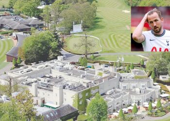 HARRY Kane membina rumah agam mewah yang lengkap dengan drive lapang sasar golf tertutup, kolam renang dan spa.