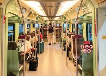 JURU pandu KLIA Transit sudah membuat pengumuman pendingin hawa berdepan isu teknikal dan membuat permohonan maaf secara terbuka akibat masalah itu.