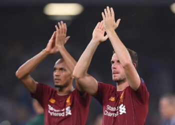 LIVERPOOL sedia melepaskan Fabinho (kiri) dan Jordan Henderson kepada kelab Arab Saudi.