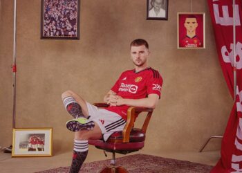 MELEPASKAN Mason Mount kepada Manchester United satu kesilapan besar yang dilakukan Chelsea.