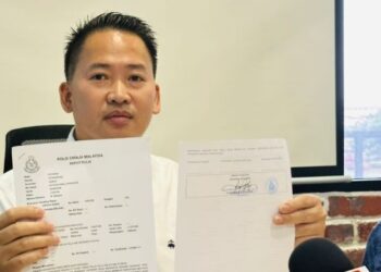 PETER menunjukkan salinan laporan polis yang mengesahkan laporan pertama pada 2018 oleh saksi utama kes perbicaraannya sahih baru-baru ini.